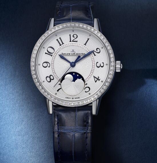 The timepiece of Jaeger-LeCoultre is a good choice for modern women.
