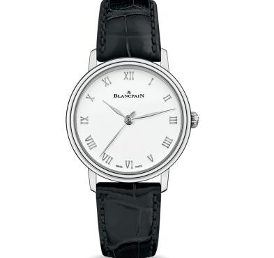 The Roman numerals hour markers endow the timepiece with elegant taste.