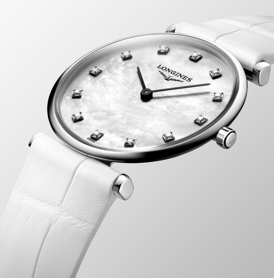Fake watches for sale are pure with white color.